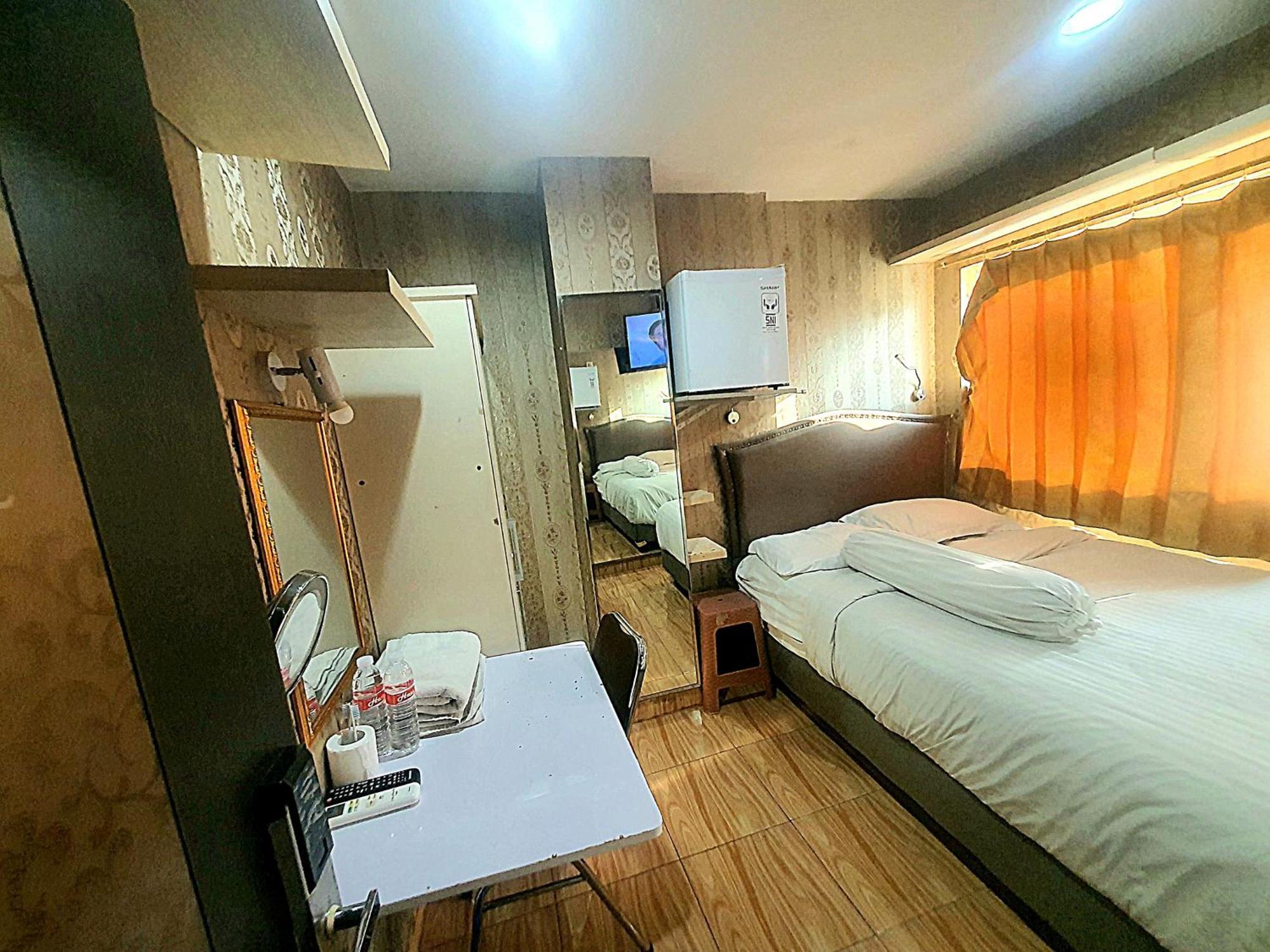 Hotel Maxi Mangga Dua Ancol 2*