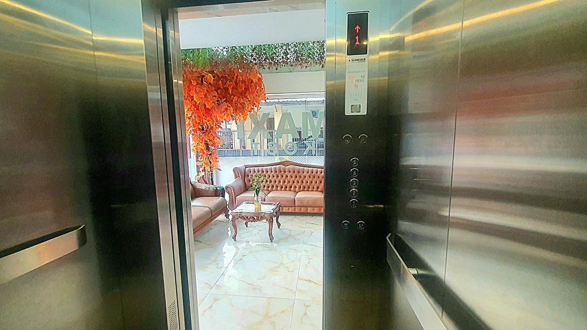 Hotel Maxi Mangga Dua Ancol 2*